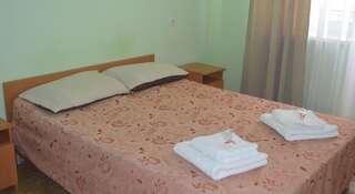 Гостиница Мини пансионат Кунеш Судак Двухместный номер с 1 кроватью или 2 отдельными кроватями-1